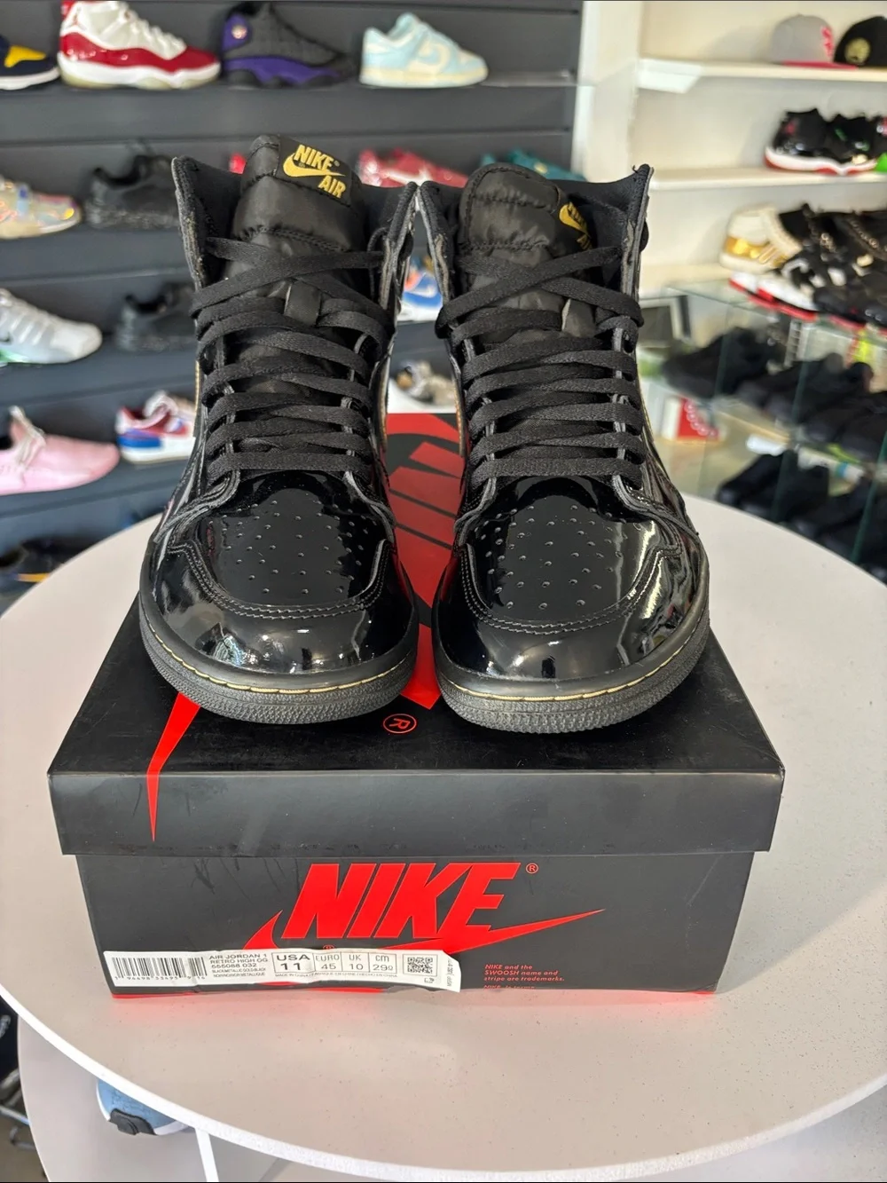 Air jordan 1 retro High OG Black & Gold mens size 11